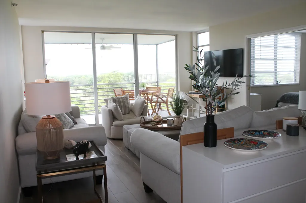 3520 Oaks Way Pompano Beach FL 33069