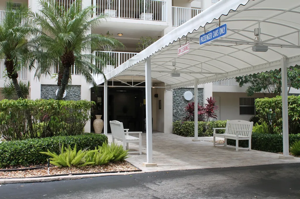 3520 Oaks Way Pompano Beach FL 33069