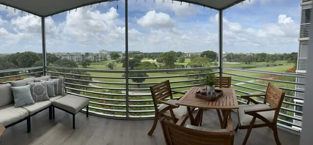 3520 Oaks Way Pompano Beach FL 33069