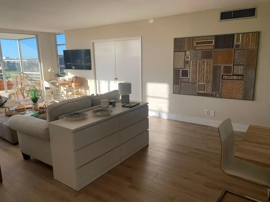 3520 Oaks Way Pompano Beach FL 33069