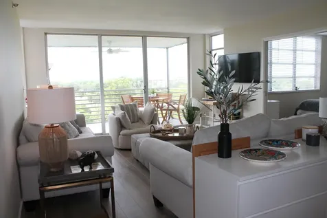 3520 Oaks Way Pompano Beach FL 33069