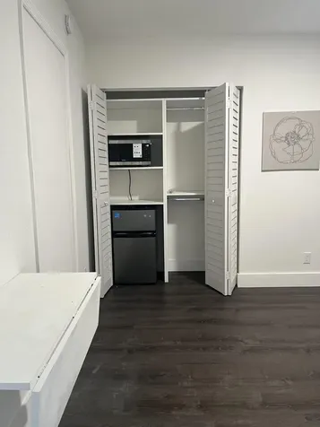 2300 NW 6th Street Fort Lauderdale FL 33311
