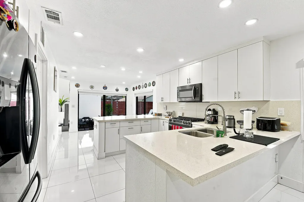 19242 NW 89th Avenue Hialeah FL 33018