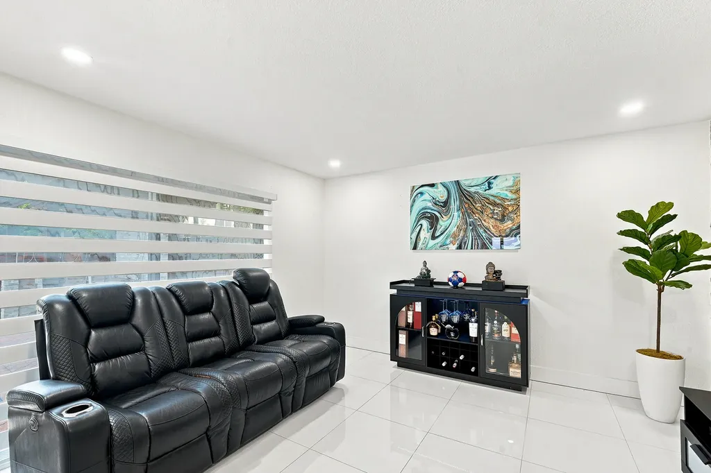 19242 NW 89th Avenue Hialeah FL 33018