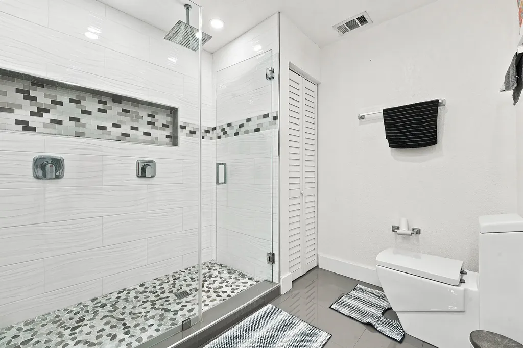 19242 NW 89th Avenue Hialeah FL 33018
