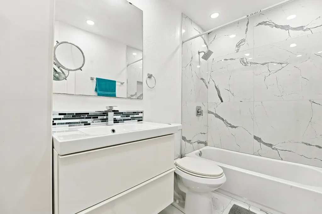 19242 NW 89th Avenue Hialeah FL 33018