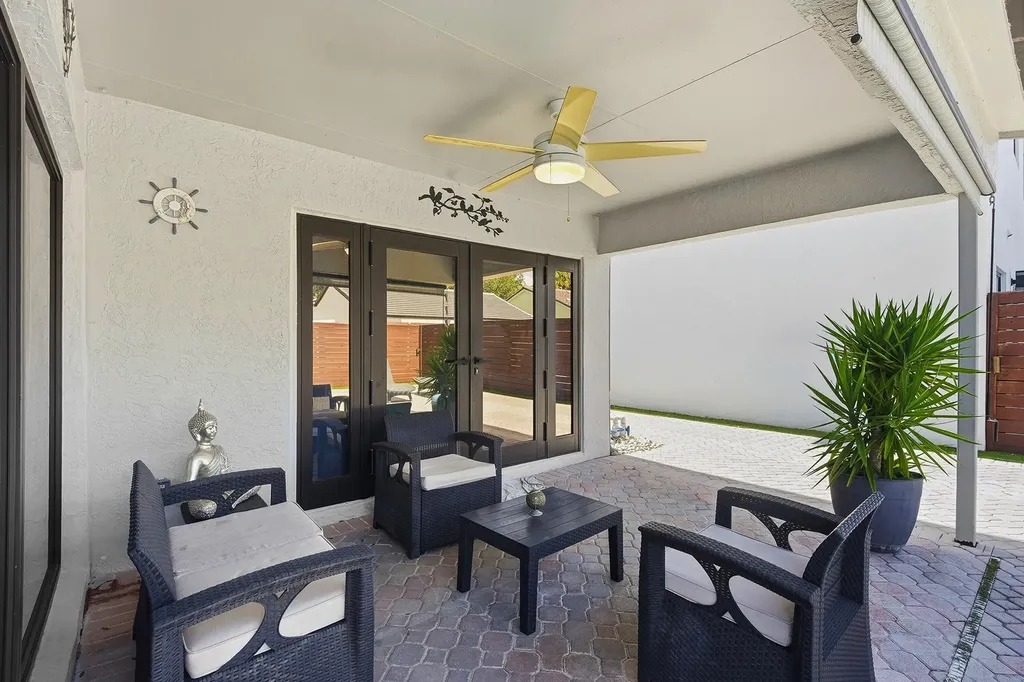 19242 NW 89th Avenue Hialeah FL 33018