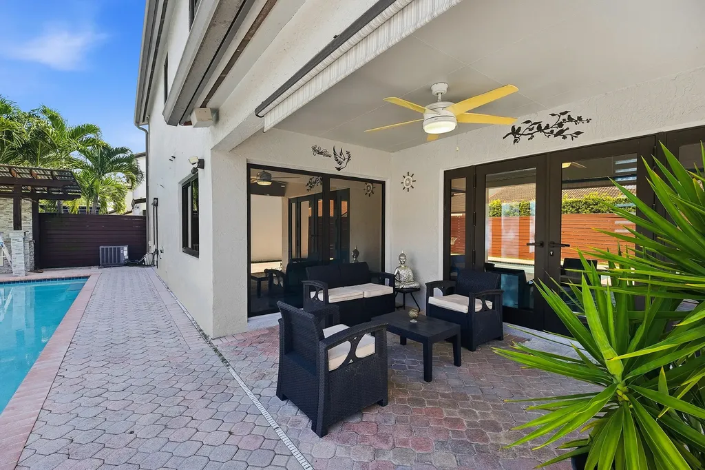 19242 NW 89th Avenue Hialeah FL 33018