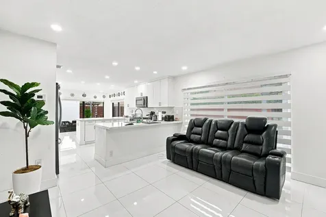 19242 NW 89th Avenue Hialeah FL 33018