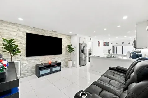 19242 NW 89th Avenue Hialeah FL 33018