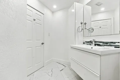 19242 NW 89th Avenue Hialeah FL 33018