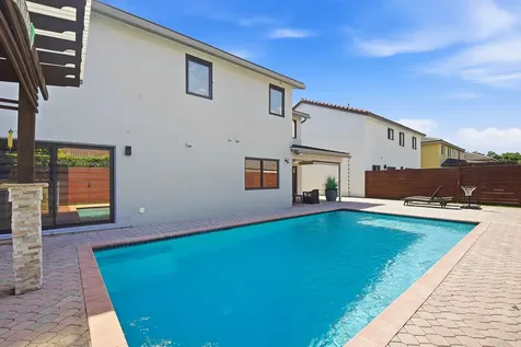 19242 NW 89th Avenue Hialeah FL 33018