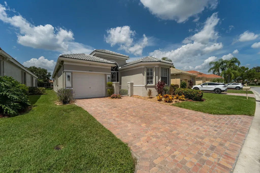 7216 Cataluna Circle Delray Beach FL 33446