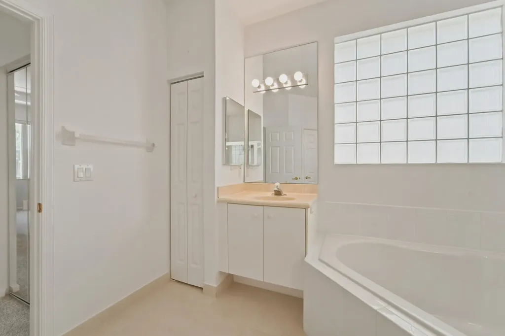 7216 Cataluna Circle Delray Beach FL 33446