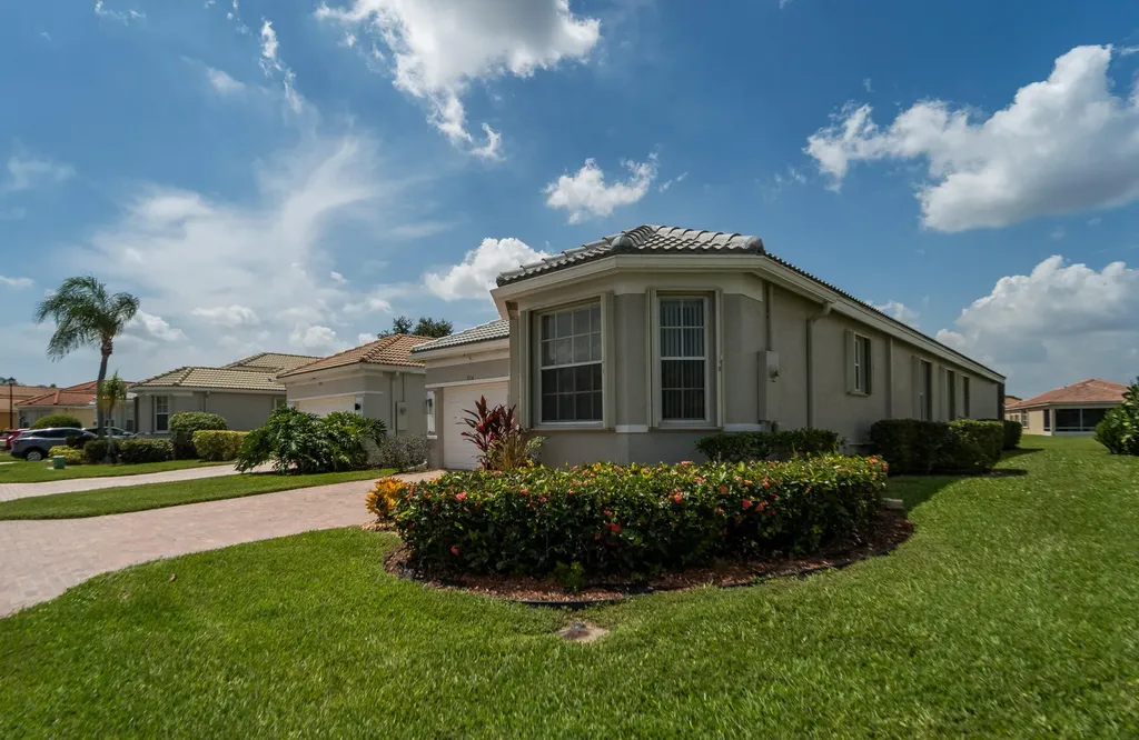 7216 Cataluna Circle Delray Beach FL 33446