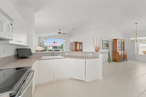 7216 Cataluna Circle Delray Beach FL 33446