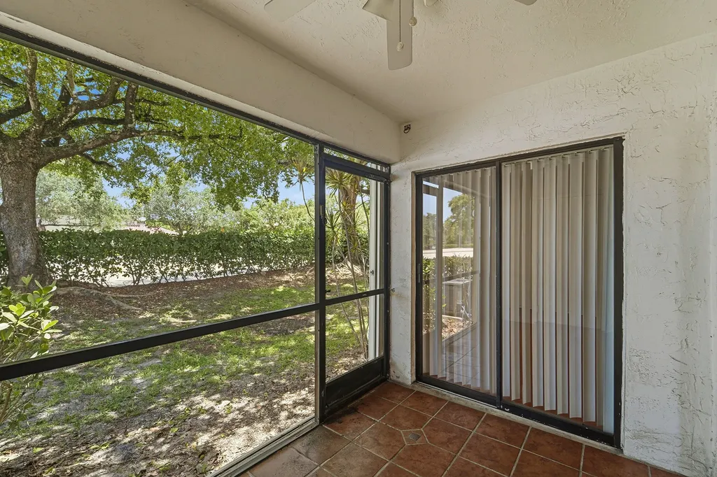 9641 Riverside Drive Coral Springs FL 33071