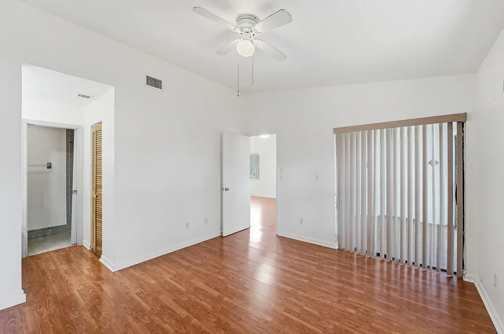 9641 Riverside Drive Coral Springs FL 33071