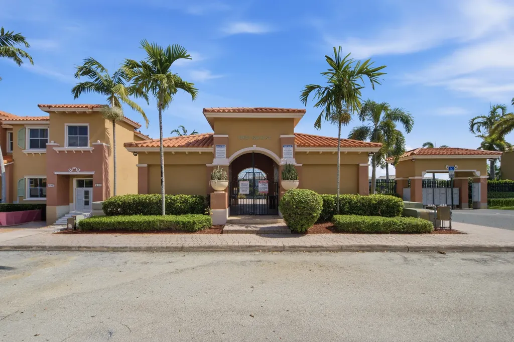 732 SW 106th Avenue Pembroke Pines FL 33025