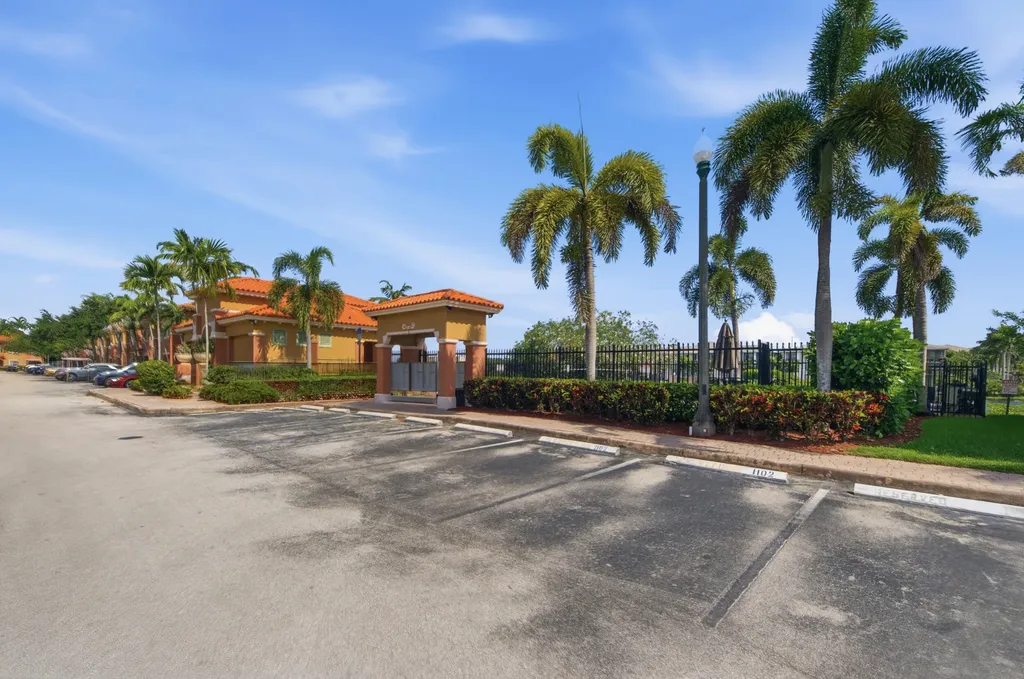 732 SW 106th Avenue Pembroke Pines FL 33025