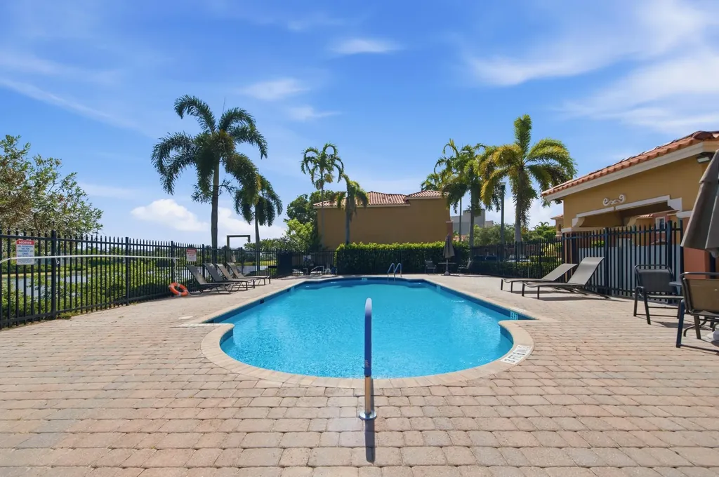 732 SW 106th Avenue Pembroke Pines FL 33025