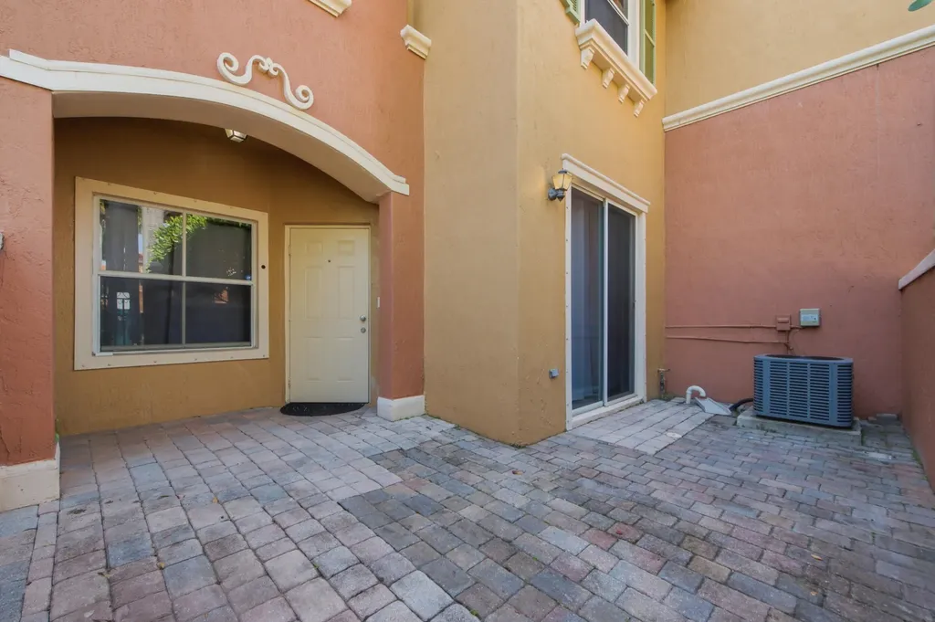 732 SW 106th Avenue Pembroke Pines FL 33025