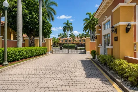 732 SW 106th Avenue Pembroke Pines FL 33025