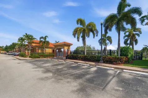 732 SW 106th Avenue Pembroke Pines FL 33025