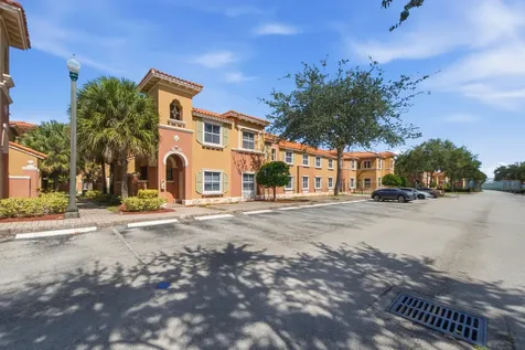 732 SW 106th Avenue Pembroke Pines FL 33025