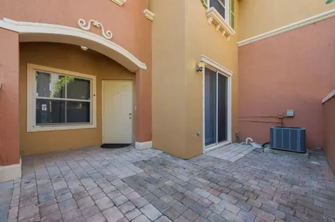 732 SW 106th Avenue Pembroke Pines FL 33025