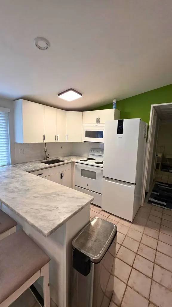 1716 NE 17th Way Fort Lauderdale FL 33305