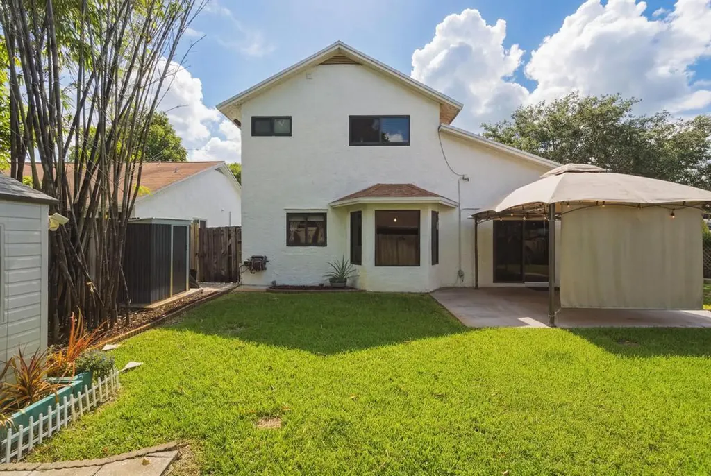 3274 NW 104th Terrace Sunrise FL 33351