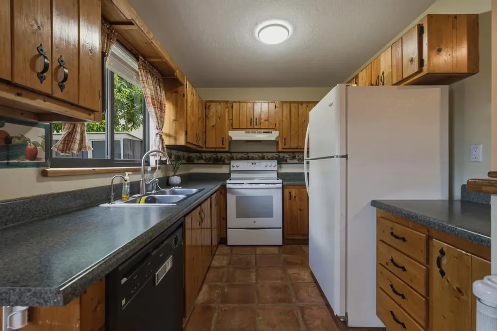 3274 NW 104th Terrace Sunrise FL 33351
