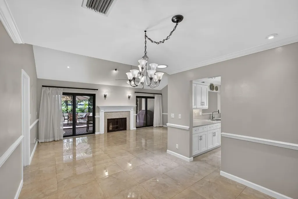 65 Balfour Road E Palm Beach Gardens FL 33418