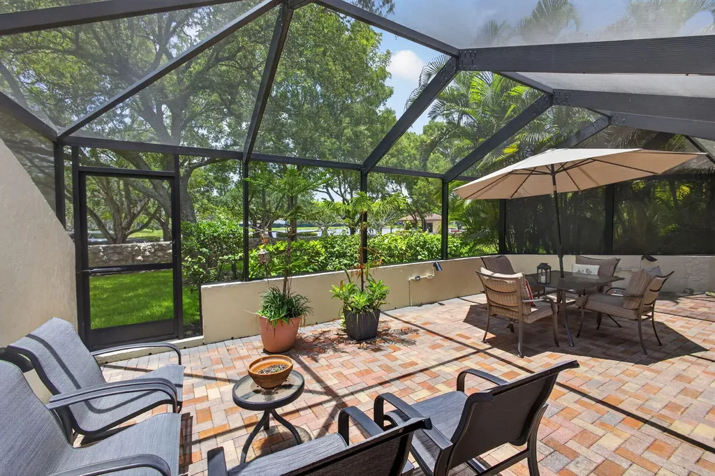 65 Balfour Road E Palm Beach Gardens FL 33418
