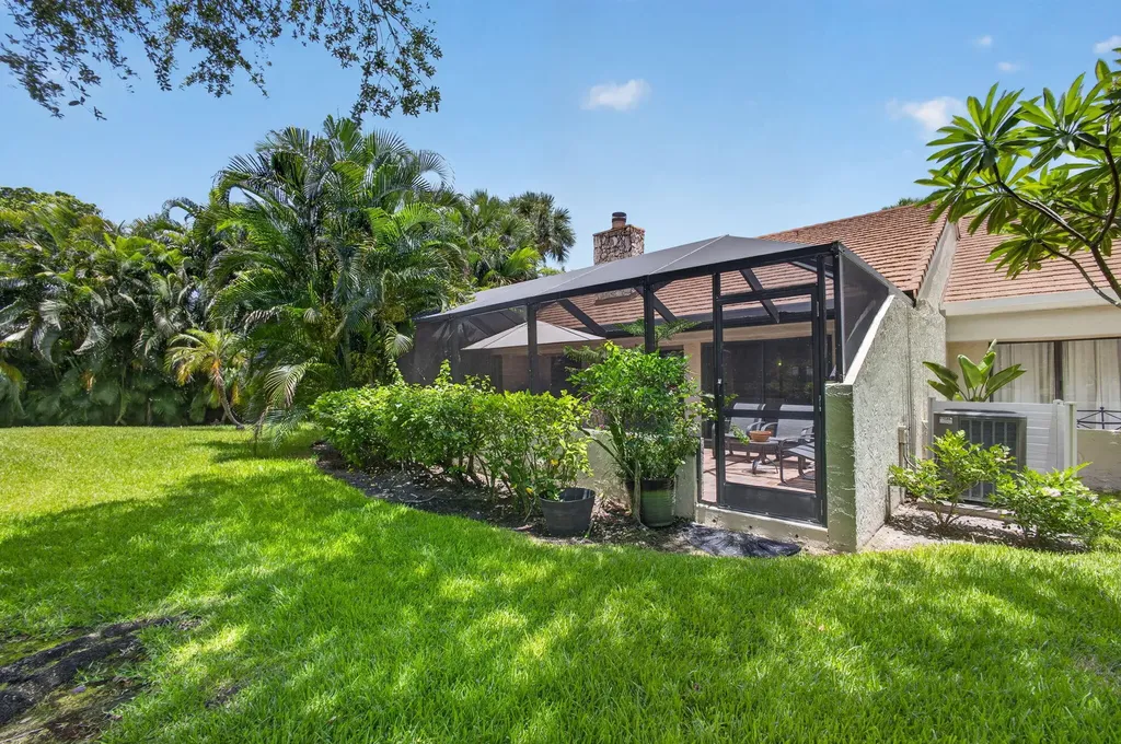 65 Balfour Road E Palm Beach Gardens FL 33418