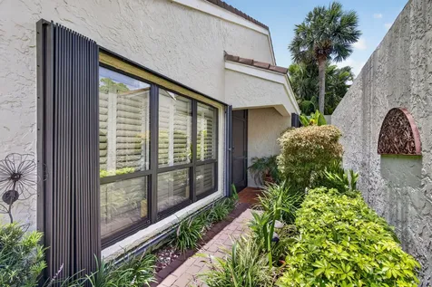 65 Balfour Road E Palm Beach Gardens FL 33418