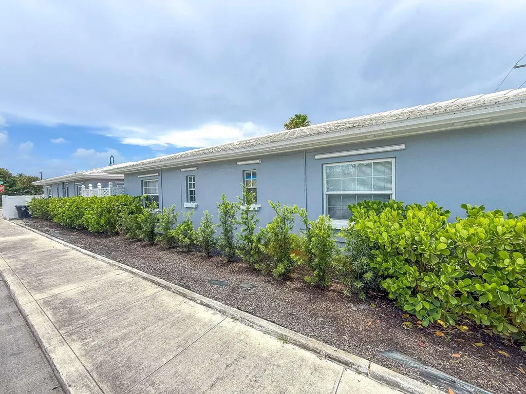 1001 S Federal Highway Lake Worth Beach FL