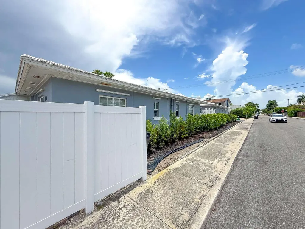 1001 S Federal Highway Lake Worth Beach FL