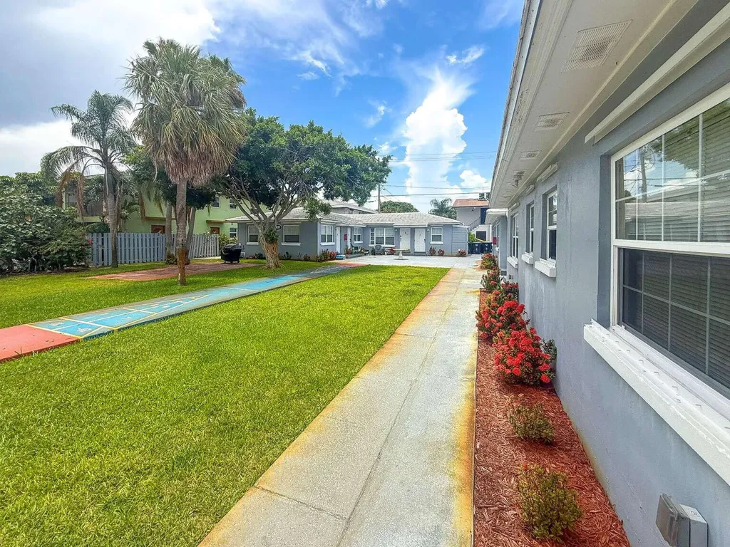 1001 S Federal Highway Lake Worth Beach FL
