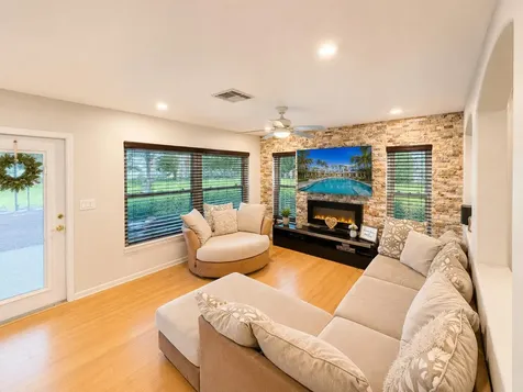 6461 Willoughby Circle Lake Worth FL 33463