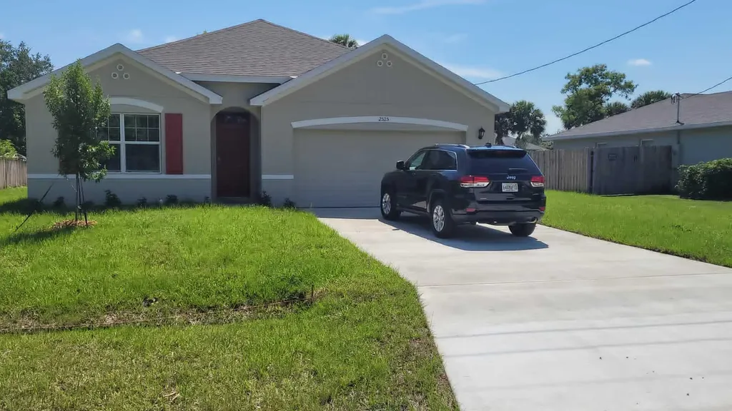 2525 SW Westfield Street Port St Lucie FL 34953