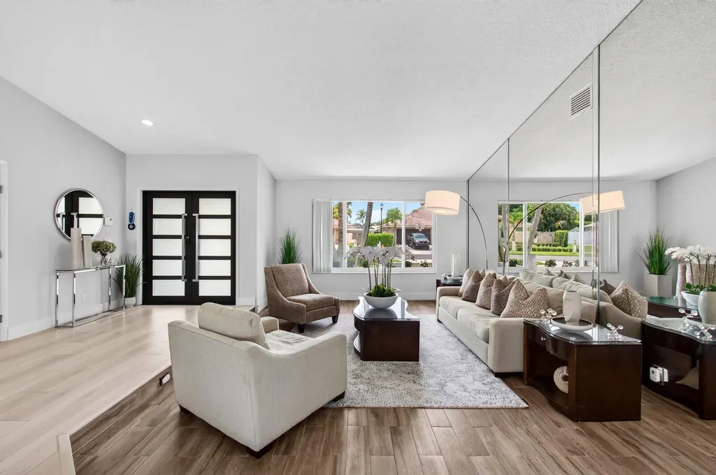 22052 Martella Avenue Boca Raton FL 33433