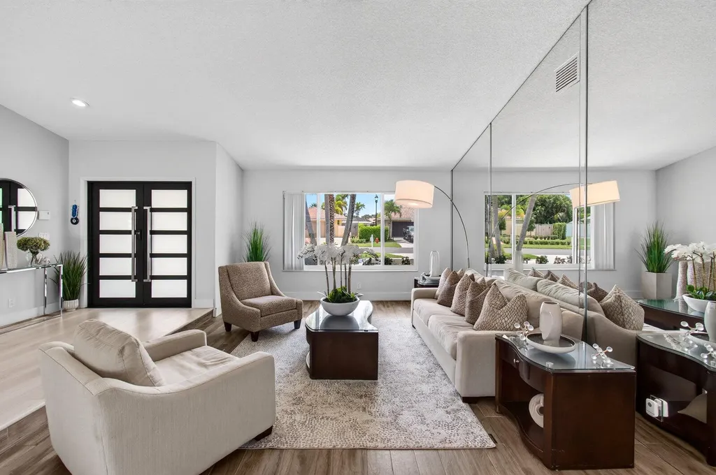 22052 Martella Avenue Boca Raton FL 33433