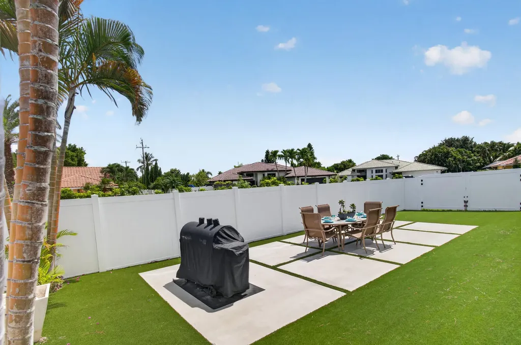 22052 Martella Avenue Boca Raton FL 33433