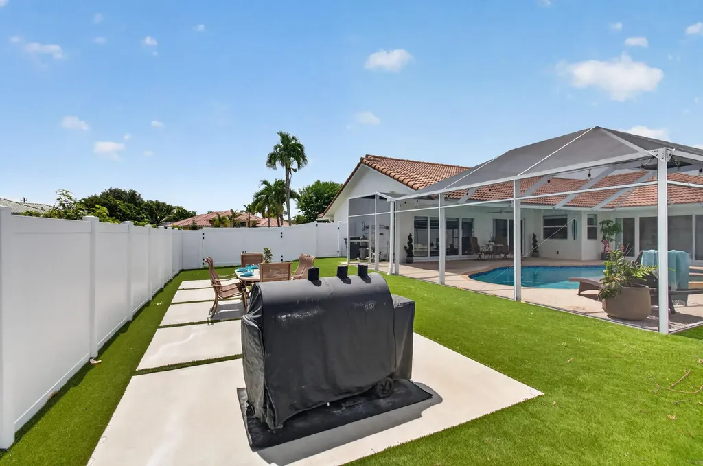22052 Martella Avenue Boca Raton FL 33433