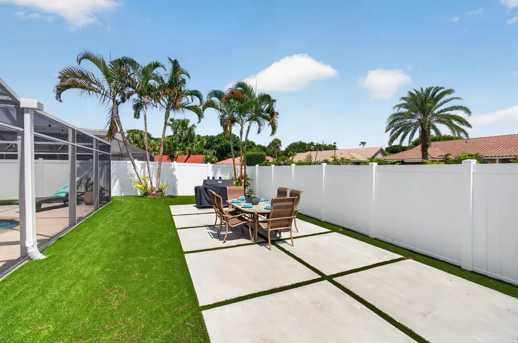 22052 Martella Avenue Boca Raton FL 33433