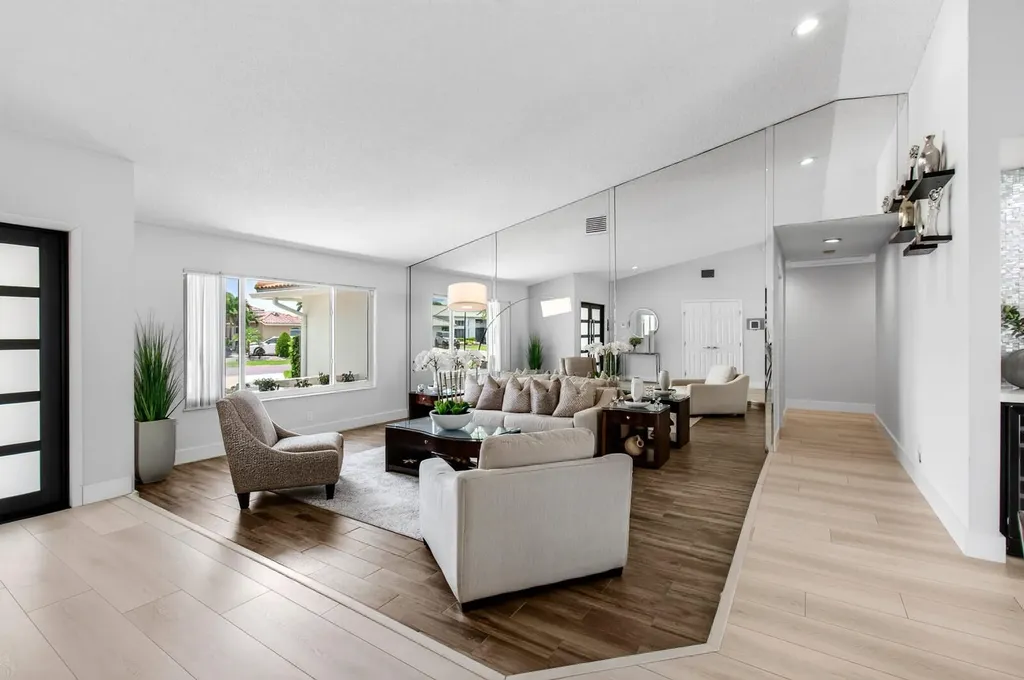 22052 Martella Avenue Boca Raton FL 33433