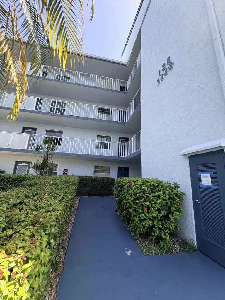 7640 NW 18th Street Margate FL 33063