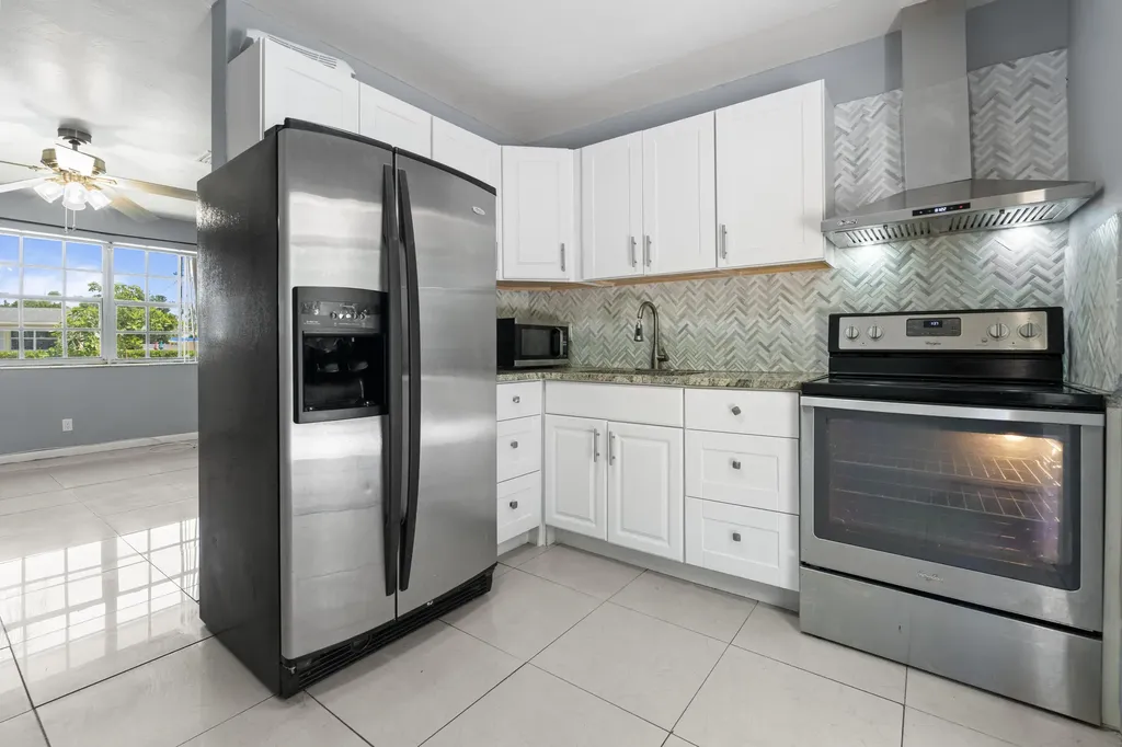 528 NE 20th Avenue NE Boynton Beach FL 33435